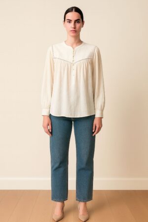 חולצת יבוא מפריז לנשים - בד ייחודי וגזרה מחמיאה