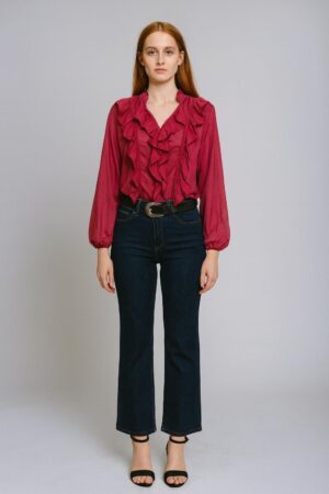 חולצת נשים רומנטית עם וולנים, שרוולים נפוחים, ייבוא מאיטליה