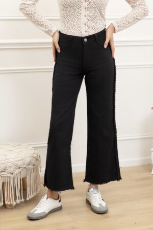 ג'ינס נשים מעוצב גזרה ישרה, עיטור צמה בכיסים ובמותן