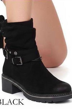 מגפי בוקרים קצרים לנשים עם ניטים דקורטיביים, דמוי זמש איכותי ייבוא מאיטליה MS5405