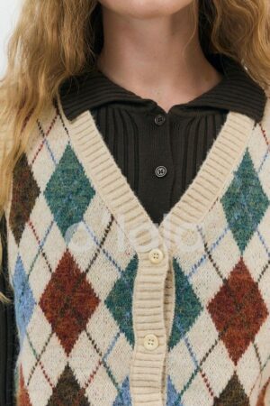 אפודה מעויינים