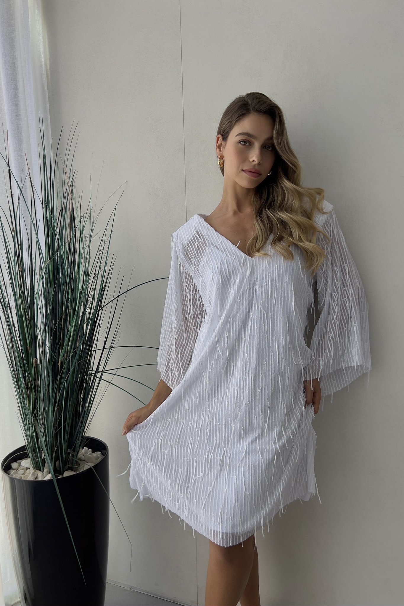 שמלת פרנזים מיני מפתח וי גזרת אוברסייז