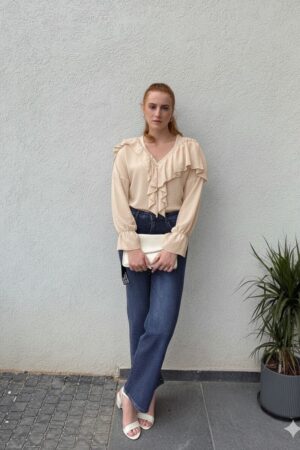 חולצת וולנים פעמון בגזרה רומנטית לנשים