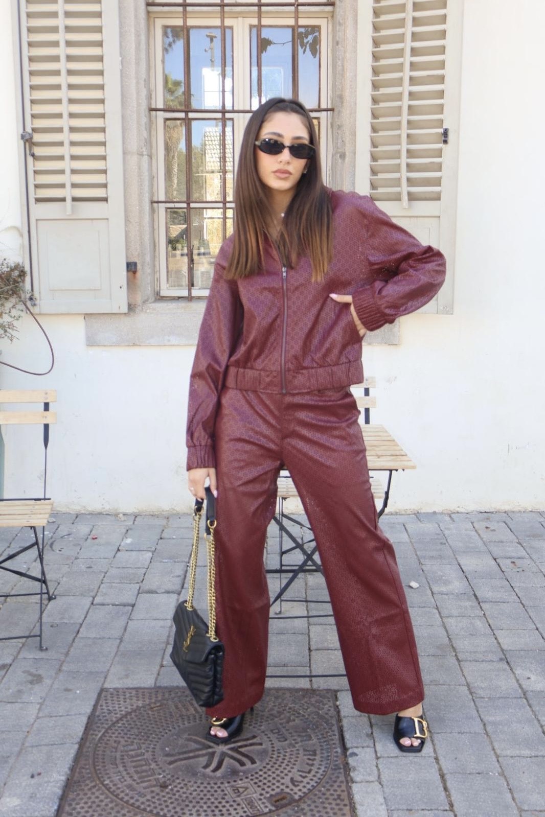 איזבלה גקט דמוי עור טקסטורת פרחים – תמונה 3