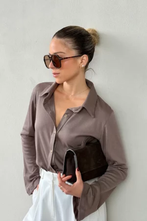 מכופתרת נילו