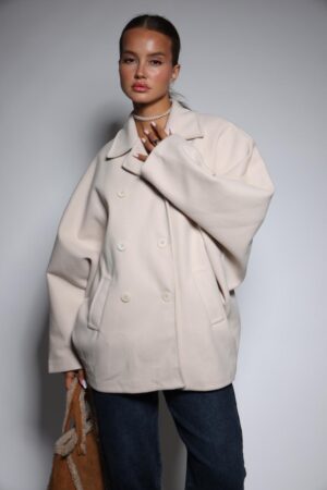 זקט צמר בגזרה קצרה